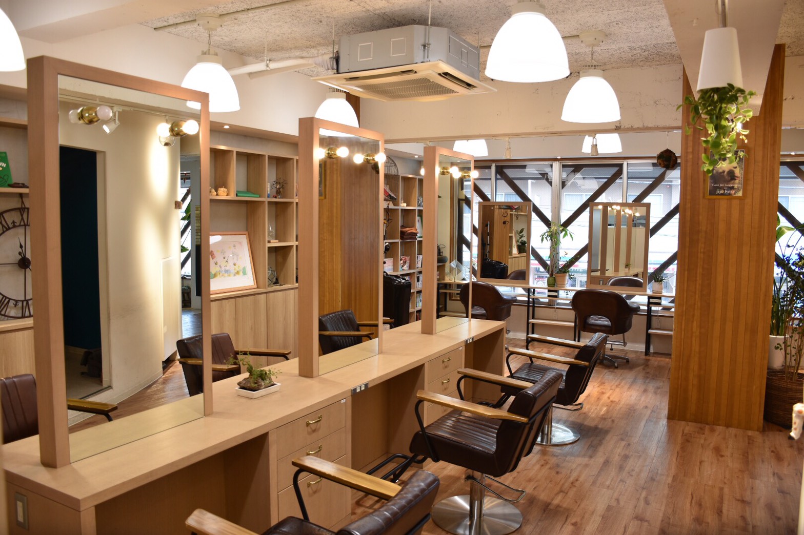 SALON GALLERY